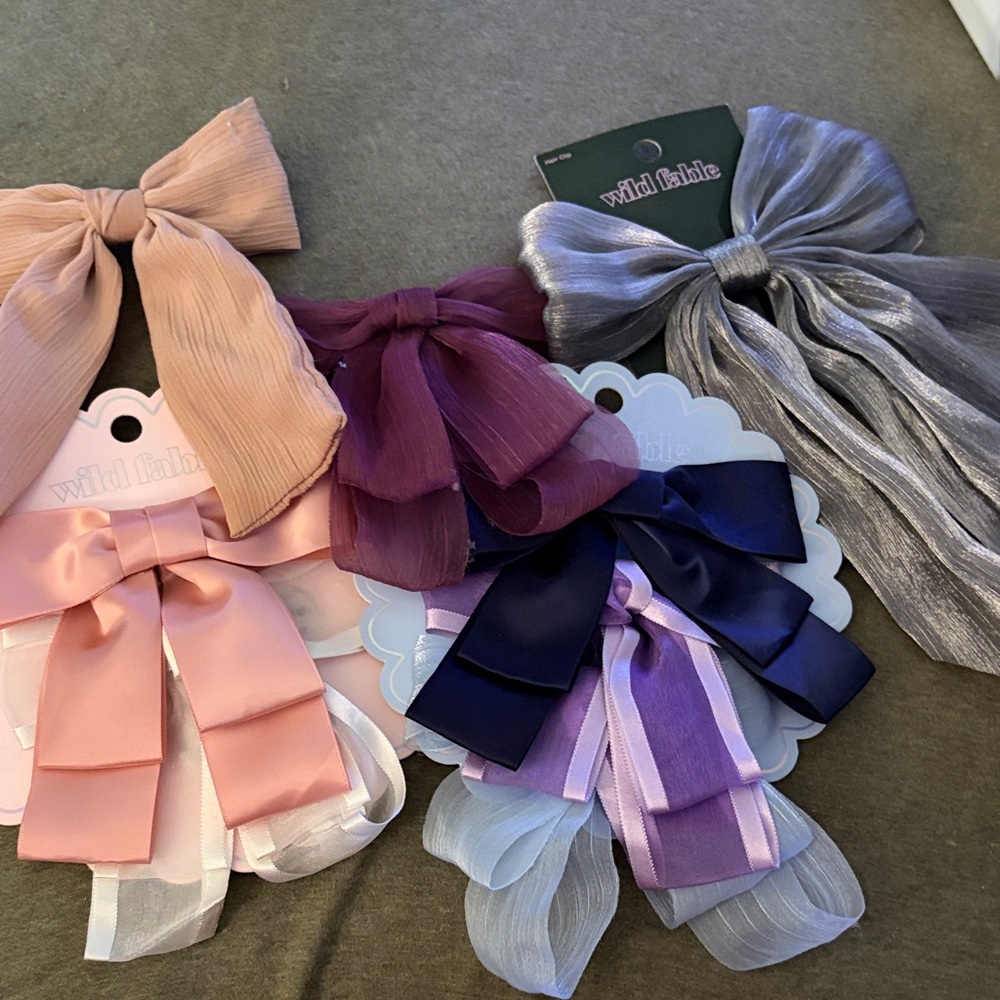 8 hair bows